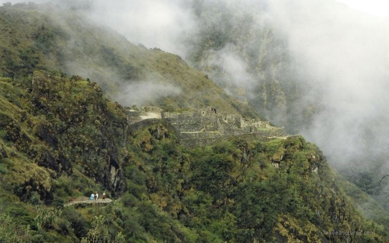 Inca trail buildings fog